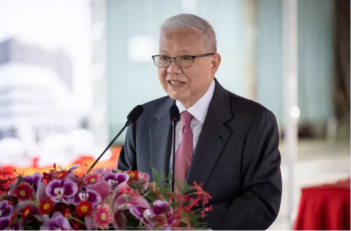 元太創始人何壽川卸任，曾提出“要做紙的革命”