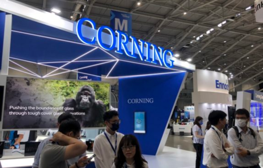 康寧、友達(dá)升級(jí)玻璃技術(shù)，搶攻曲面車用顯示商機(jī)