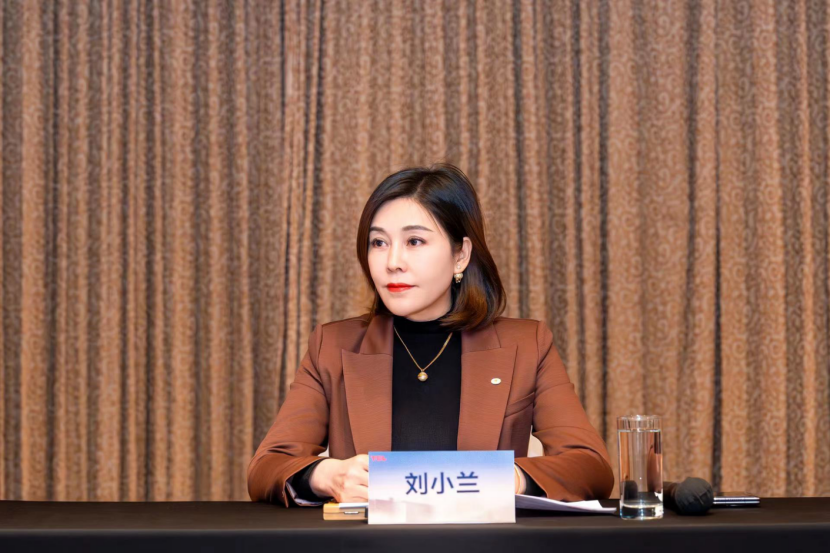 TCL華星劉小蘭：面板市場(chǎng)庫(kù)存步入健康階段，全球首款UFG折疊屏去掉折痕