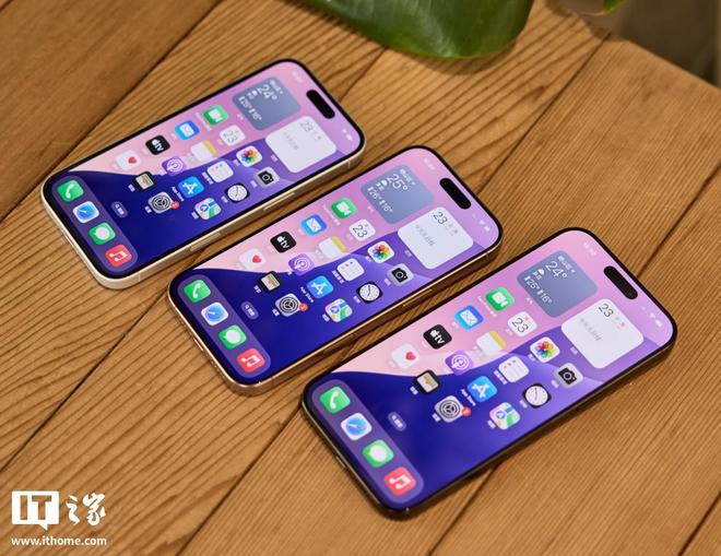 消息稱 LG 勸說(shuō)蘋(píng)果在未來(lái) iPhone 中采用雙層串聯(lián) OLED 技術(shù)